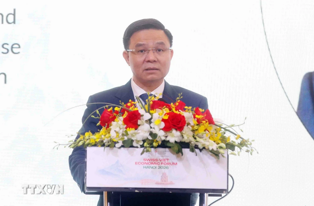 黎孟雄部长在论坛上发言