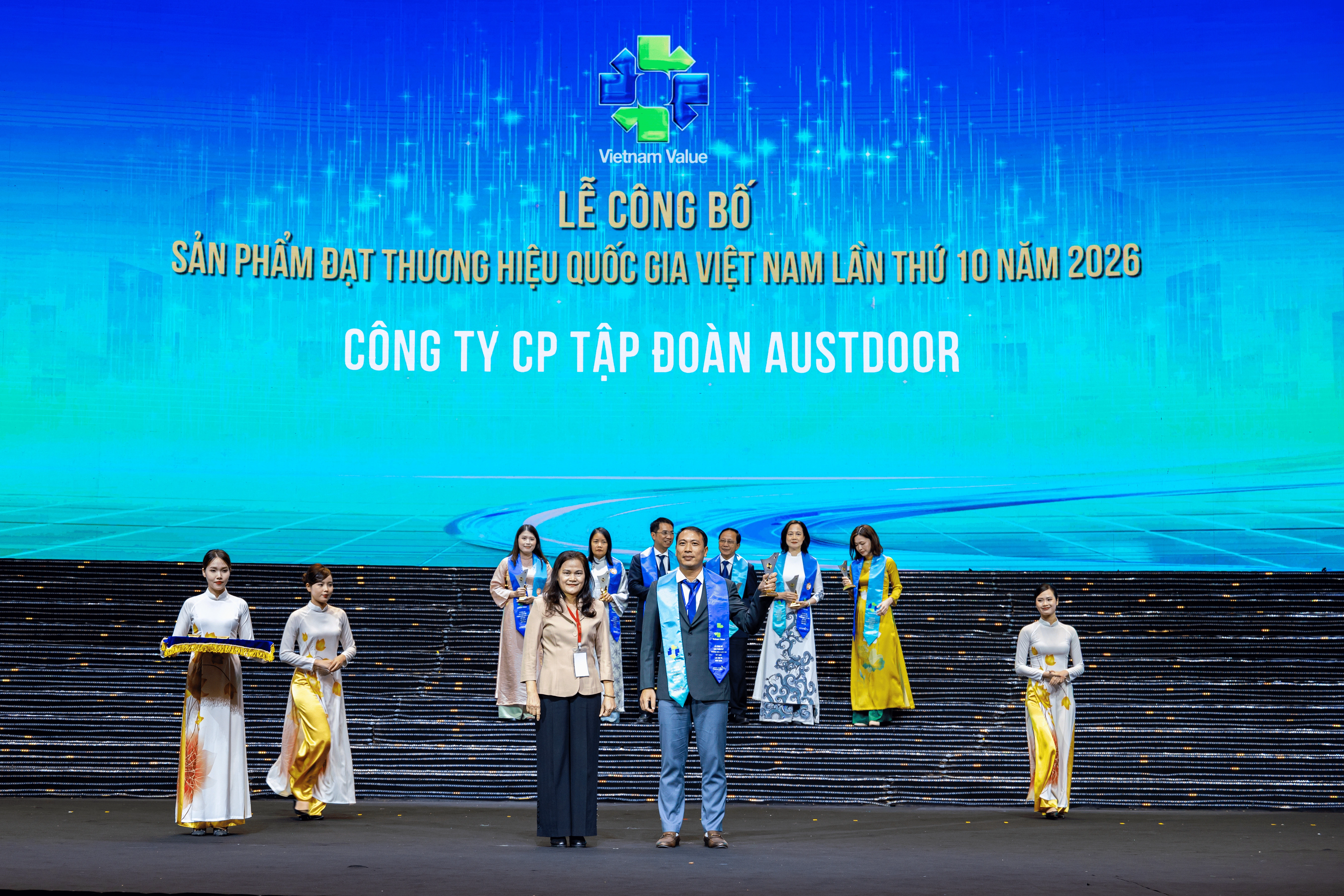 Austdoor集团连续第五次获评越南国家品牌 · 报道配图