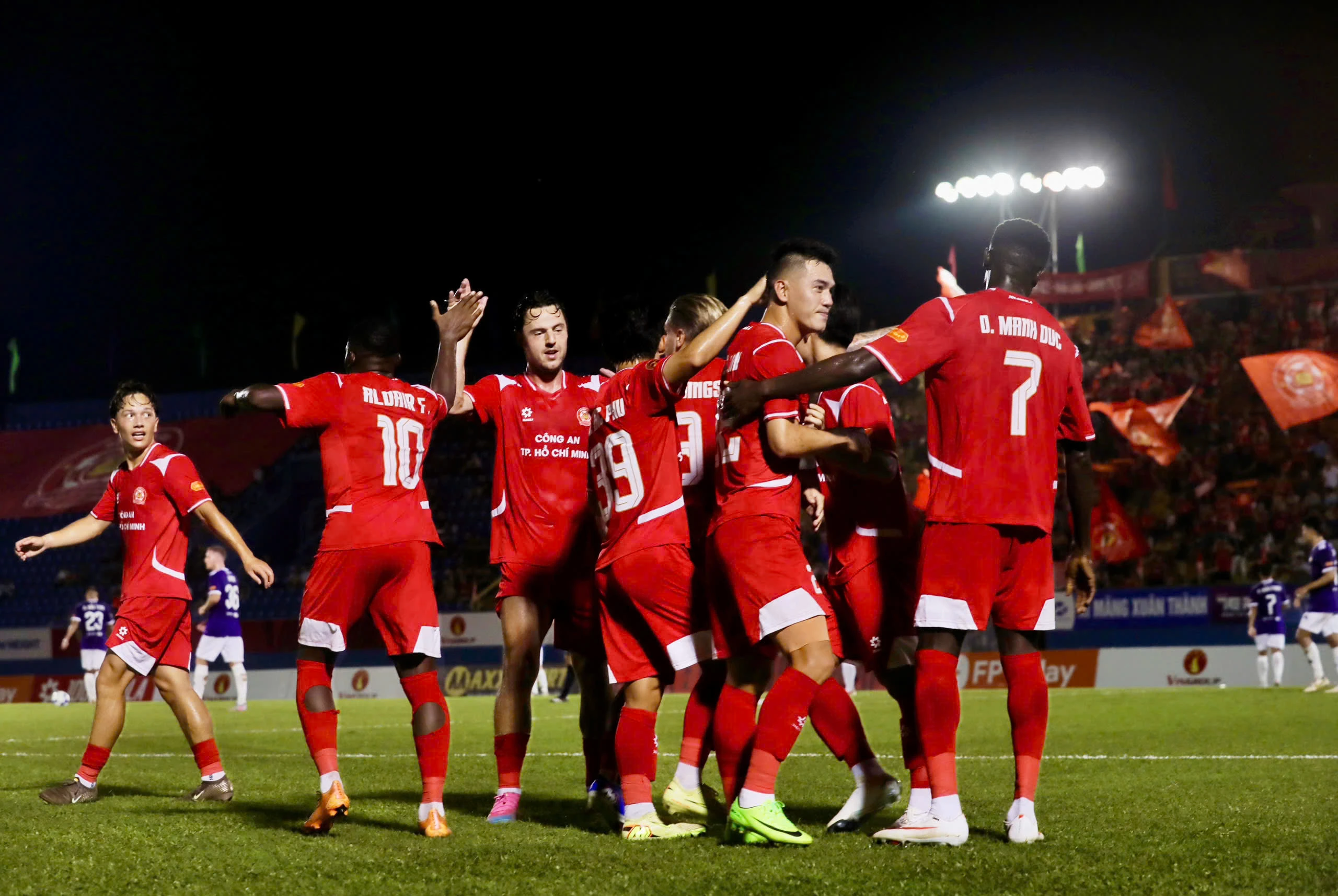 胡志明市公安隊以3-1擊敗河內隊