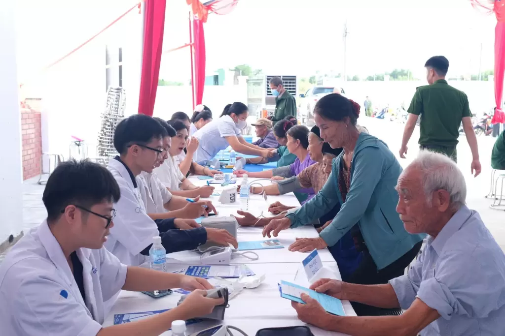 Pharmacity与河内医科大学医院为民众免费体检 - 3