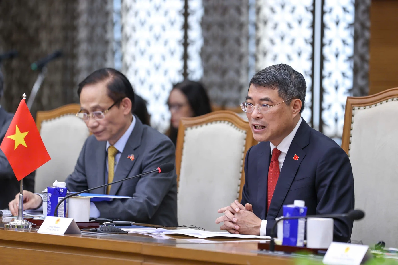 黎明興在會談上發言