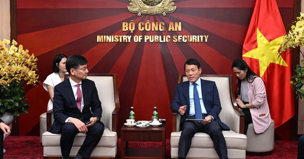 越南公安部长会见三星越南总经理,讨论半导体培训与安全设备合作 · 报道配图