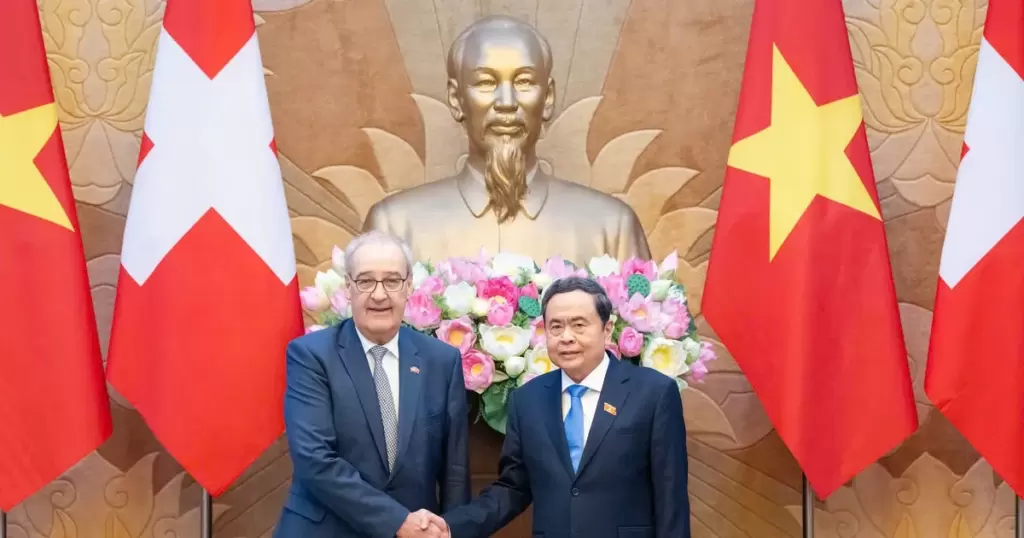 越南国会主席会见瑞士总统，讨论数字资产与能源立法合作