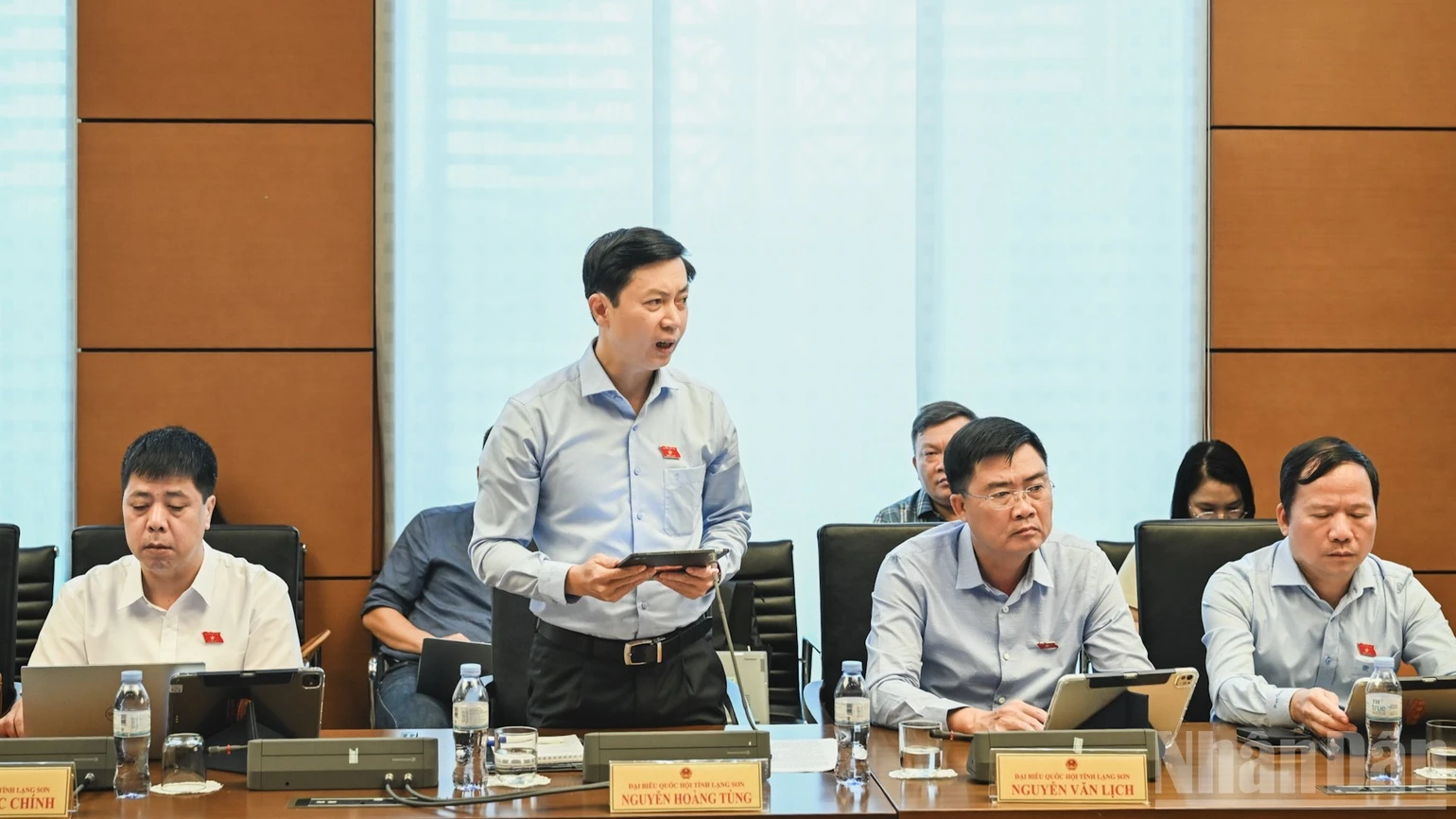 越南国会分组讨论2026年经济计划与预算分配 · 报道配图