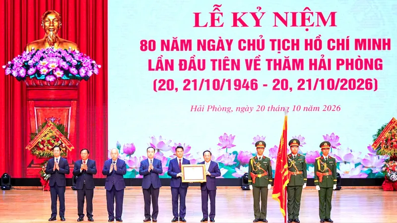 海防举行胡志明首次视察80周年纪念活动 · 报道配图