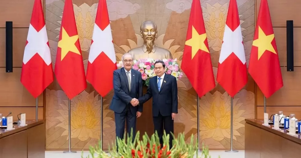 越南国会主席陈青敏会见瑞士总统帕姆兰，讨论自贸协定批准