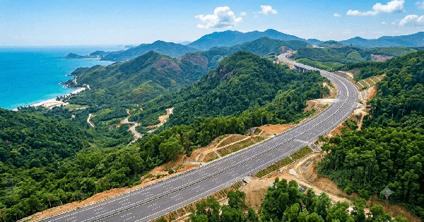 越南庆和-邦美蜀高速完成89.3%,建设部要求2026年基本完工 · 报道配图