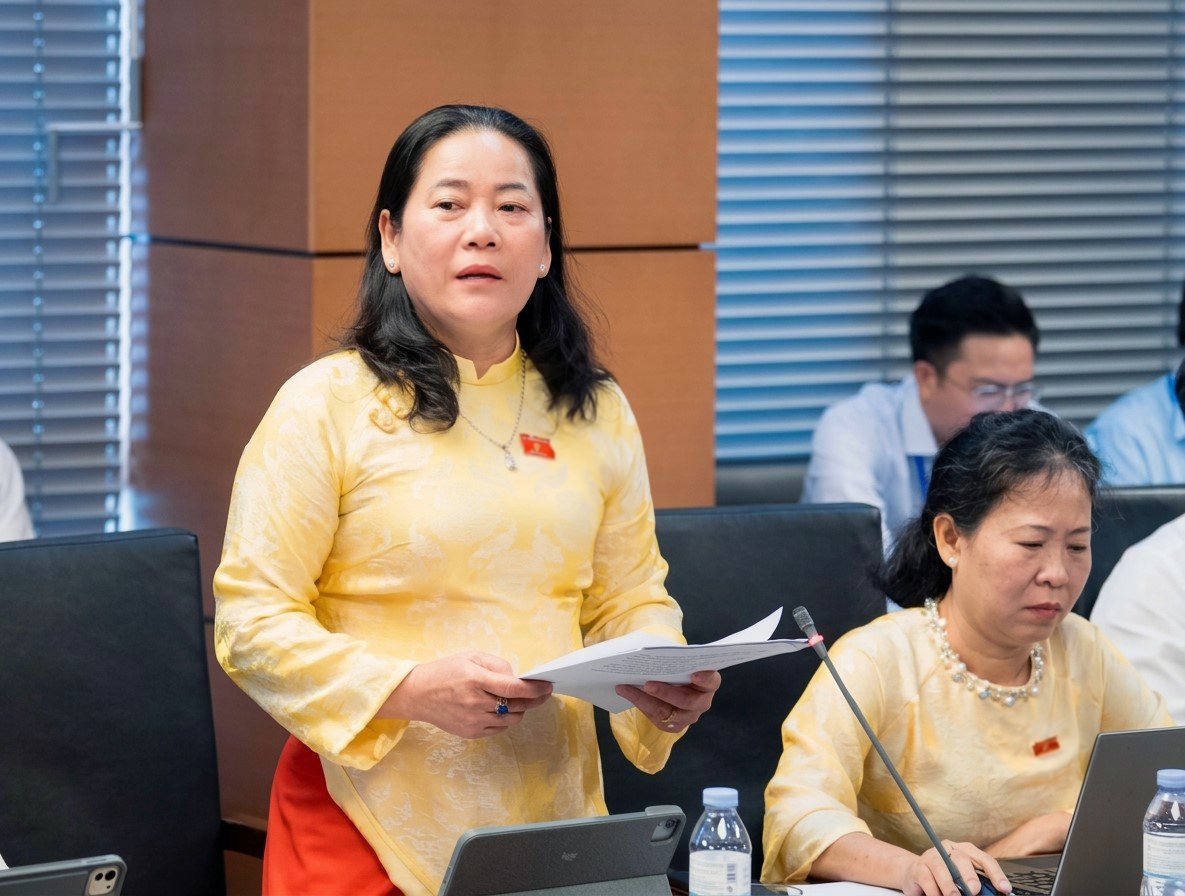 越南国会代表讨论企业贷款利率压力与降息落实 · 报道配图