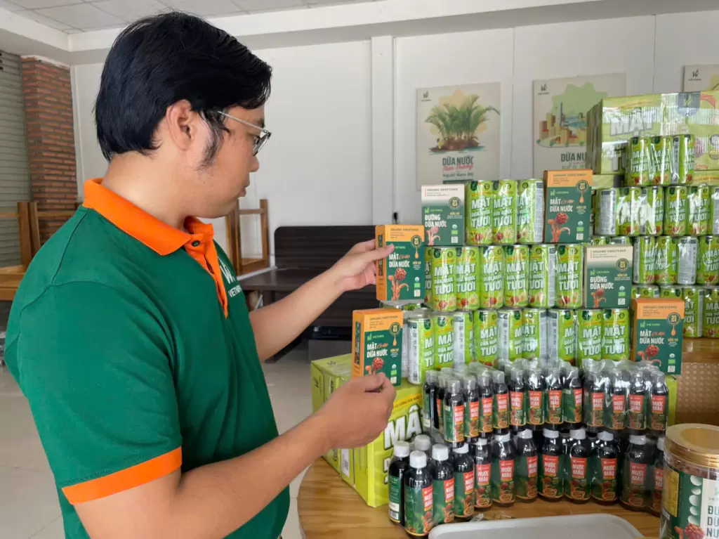 越南企業從代工出口轉向以自主品牌進入國際市場 · 報道配圖