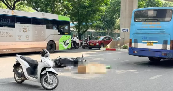河内春水街两摩托车相撞 女子倒地遭公交车碾压身亡 · 报道配图