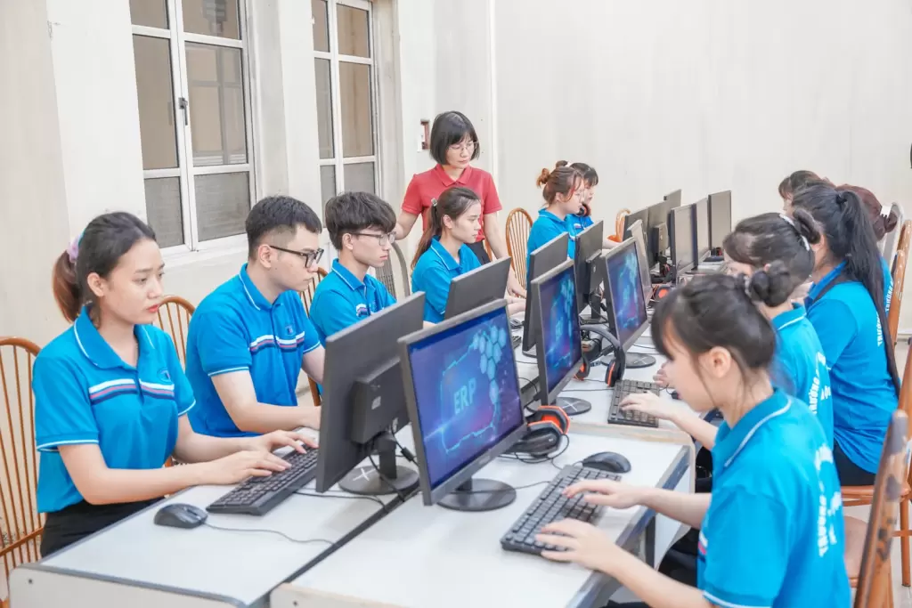 越南教育部发布生产加工领域八学科培养标准 · 报道配图