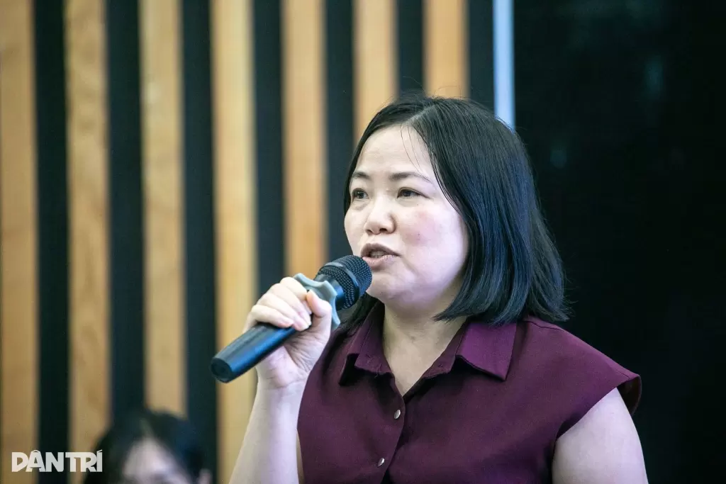 阮氏芳花女士在研讨会上