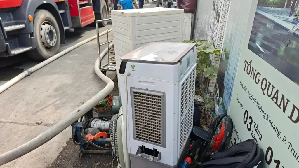 财物被搬出屋外
