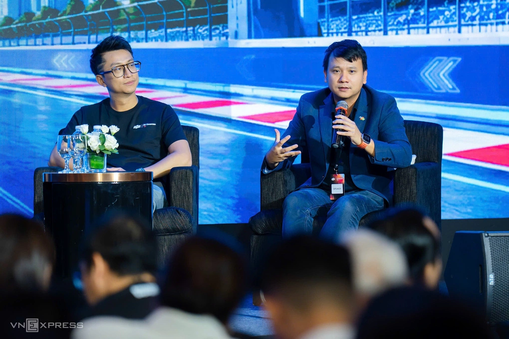Chris Duy Trần先生(左)和Nguyễn Xuân Phong先生(右)