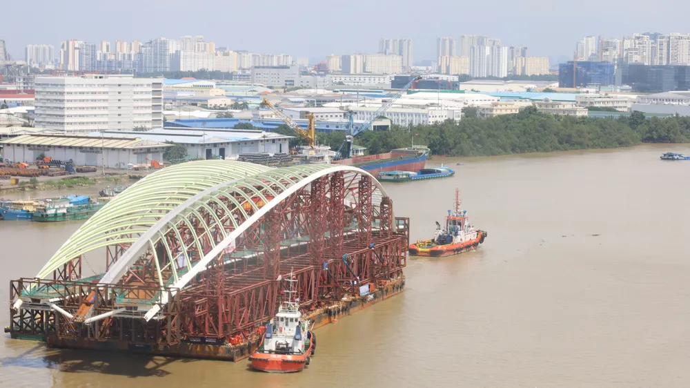 西贡河步行桥主跨
