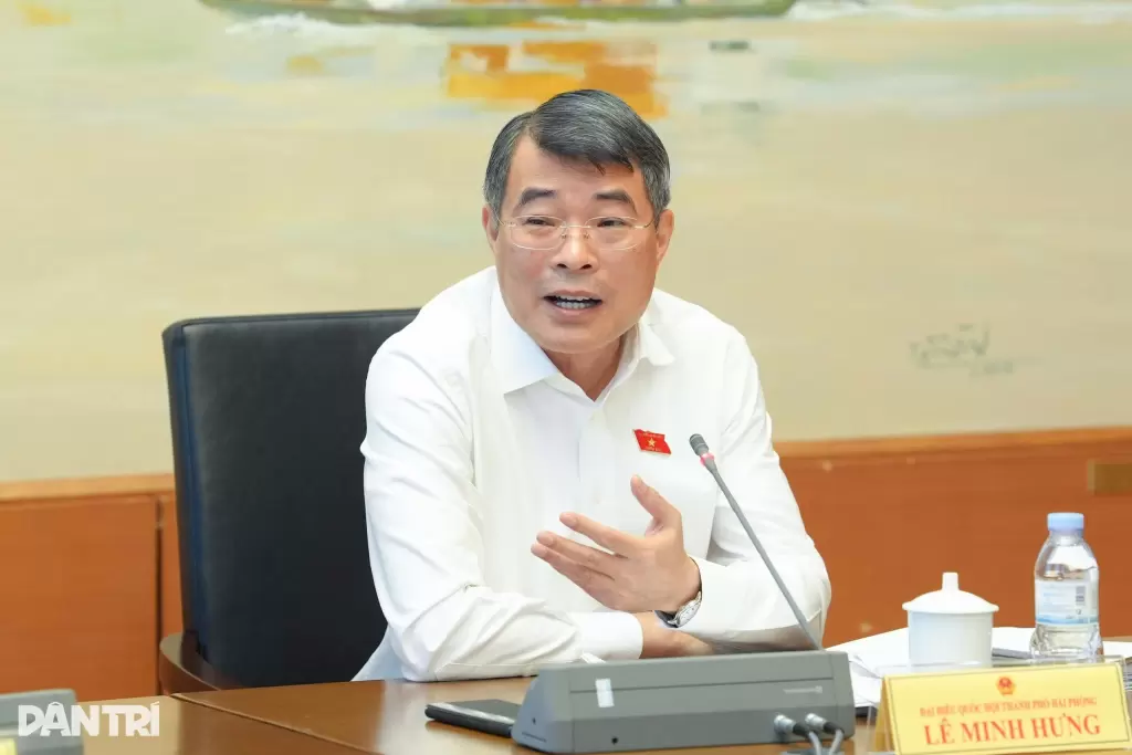 黎明兴总理在小组讨论会上发言