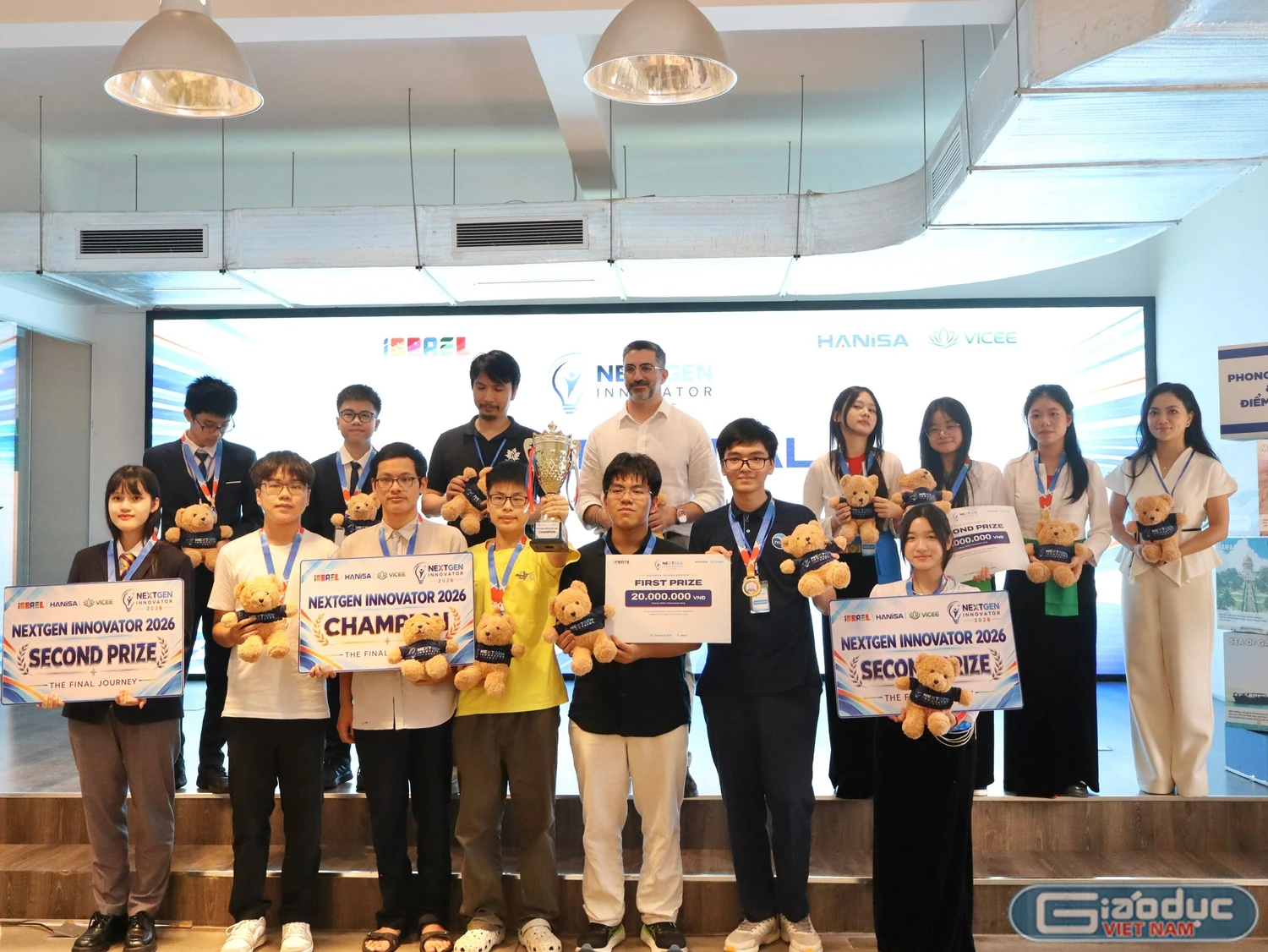 NextGen Innovator 2026 项目的冠军队和亚军队