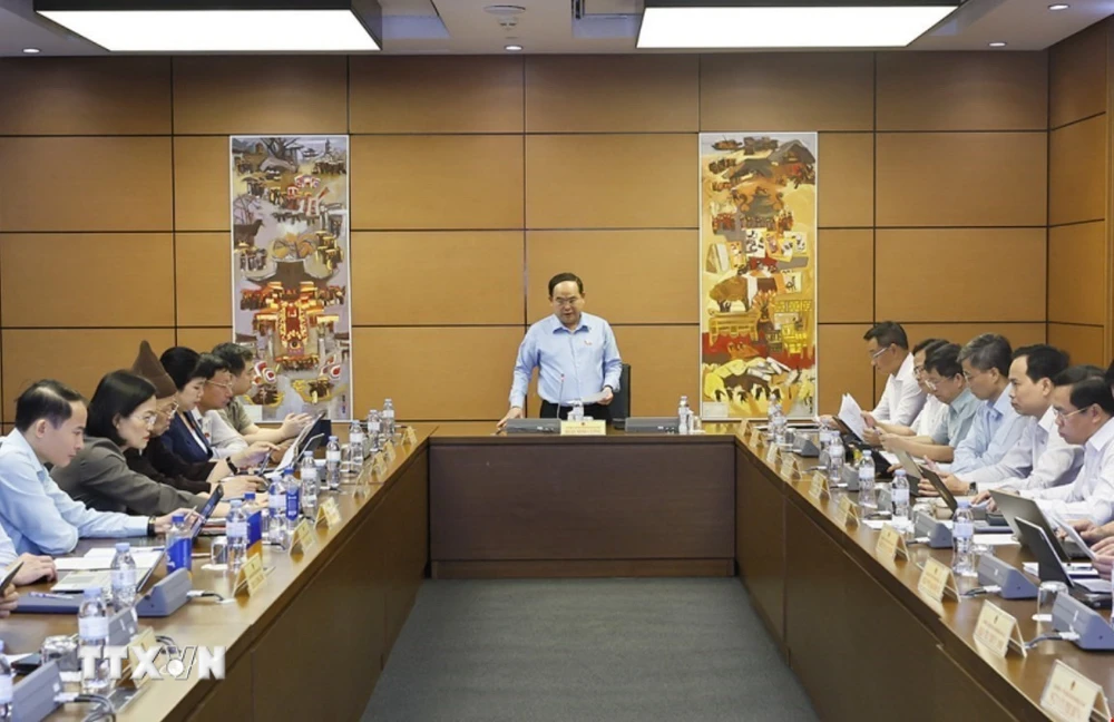 国会代表团小组讨论