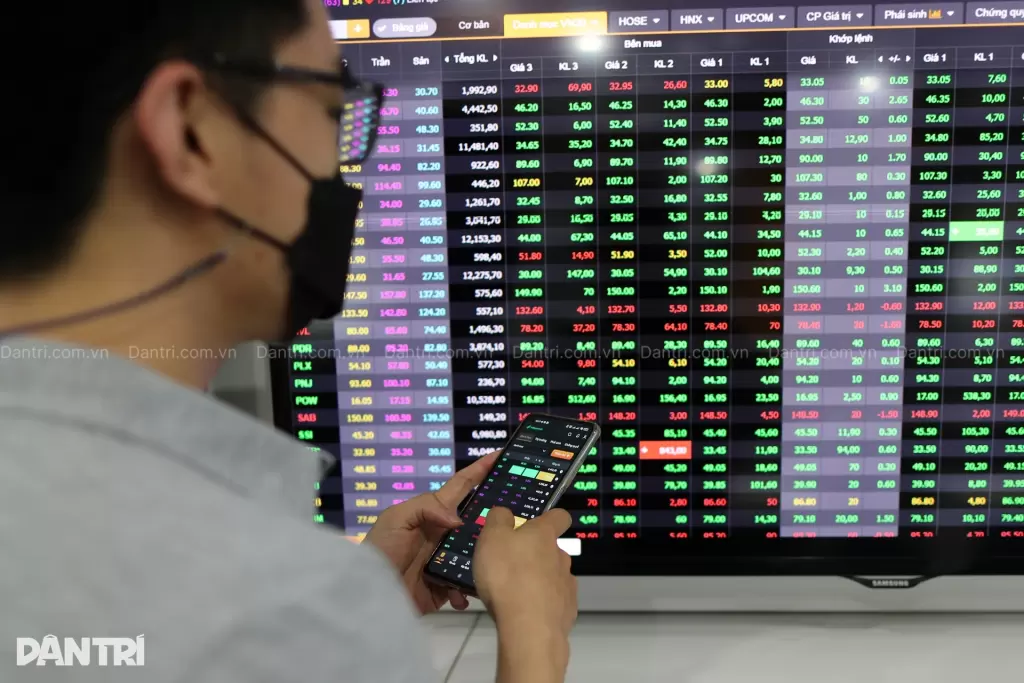 PNJ股价涨停 临时股东大会将审议逾7000亿越盾拨备与增资 · 报道配图