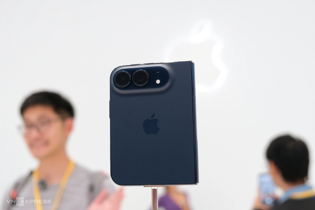 iPhone Duo越南預訂五分鐘售罄 黑市加價近2000萬盾 · 報道配圖