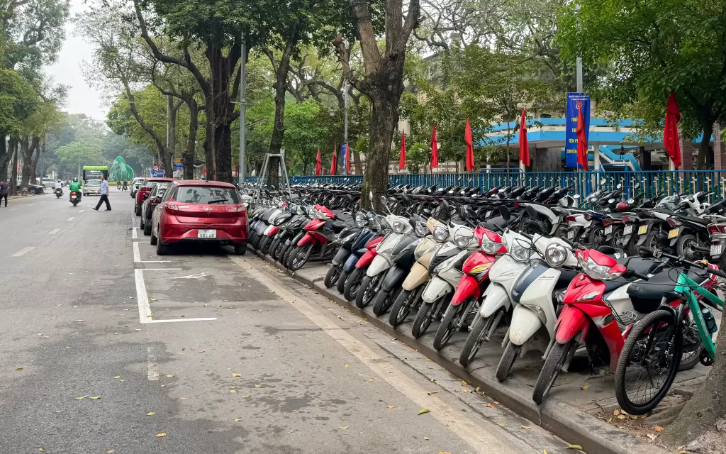 河內街頭停車場