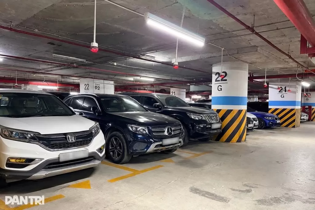 河內公寓小區停車場
