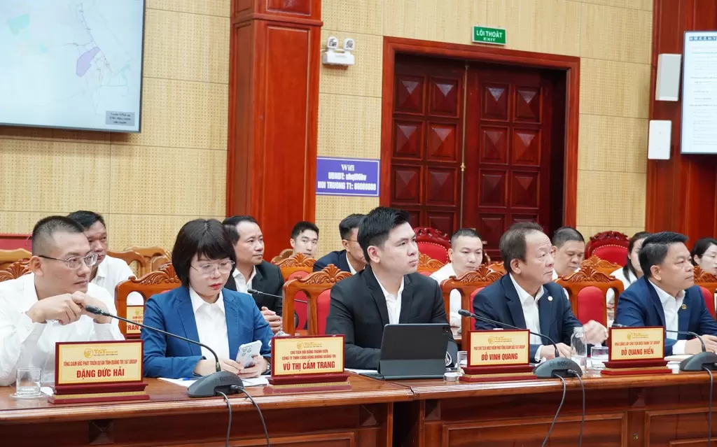出席会议的代表
