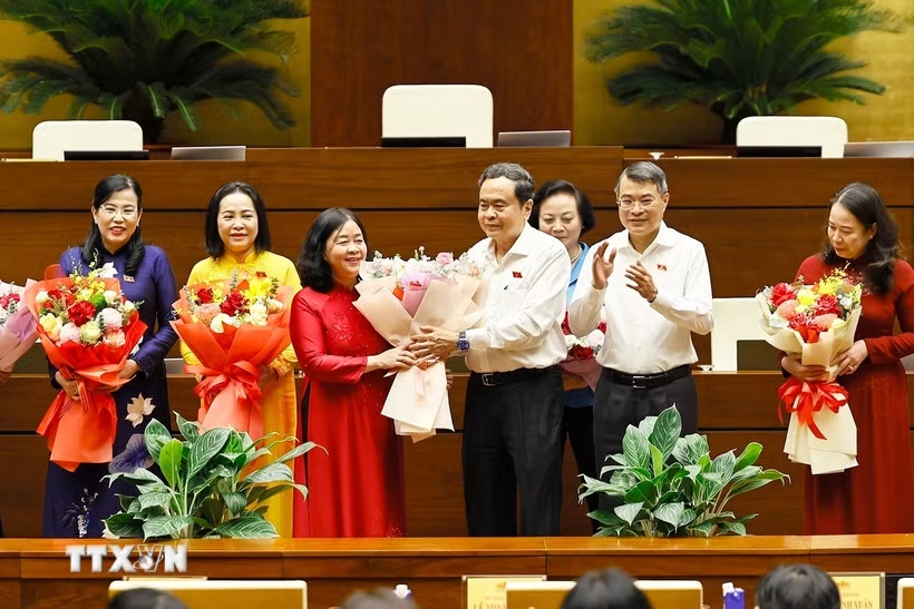 政府總理黎明興、國會主席陳青敏會見第十六屆國會女代表