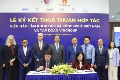 越南科学技术翰林院与Vingroup集团签署合作。