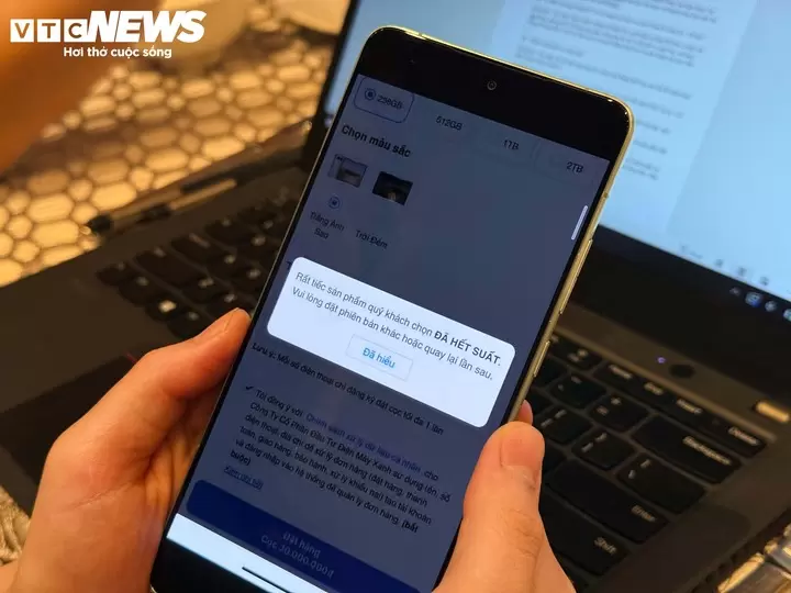 蘋果iPhone Duo越南預訂五分鐘售罄,轉手加價近2000萬越南盾 · 報道配圖