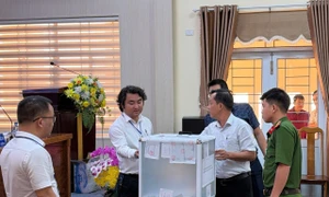 越南國會審議資產拍賣法修訂草案,擬禁棄標者再參與土地拍賣 · 報道配圖