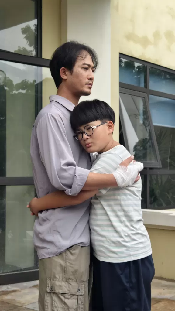 Minh Xíu增重5公斤，在《無頂之家》中飾演Huyền Lizzie的兒子