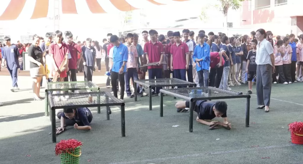 广宁黎圣宗学校举办第四届家庭日 近2000人参与 · 报道配图