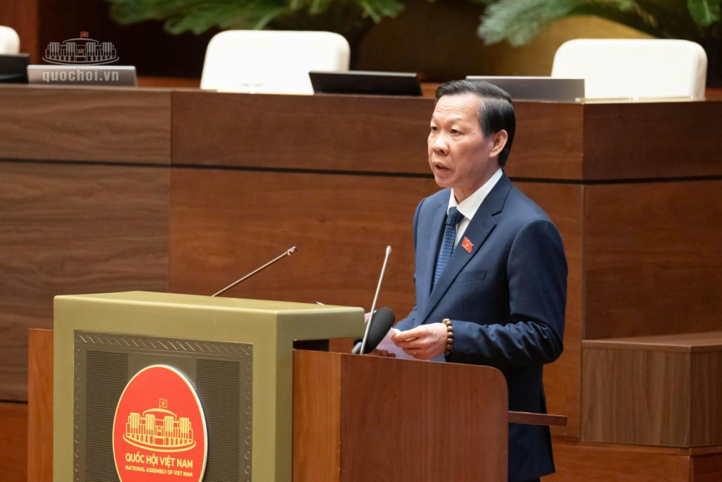 潘文迈作报告
