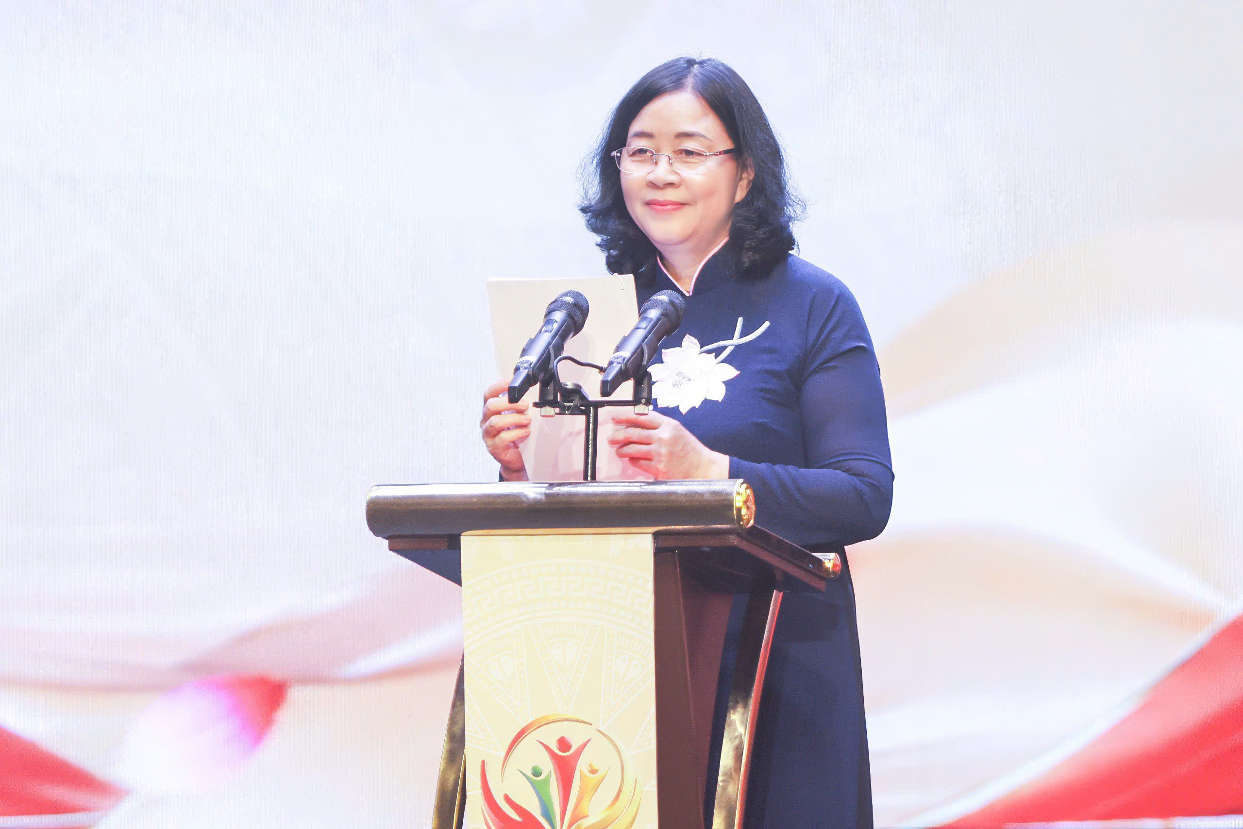 越南祖国阵线表彰225个社保贡献者并启动2026年扶贫月 · 报道配图