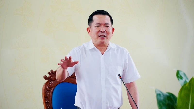 丁文诺在会上发言