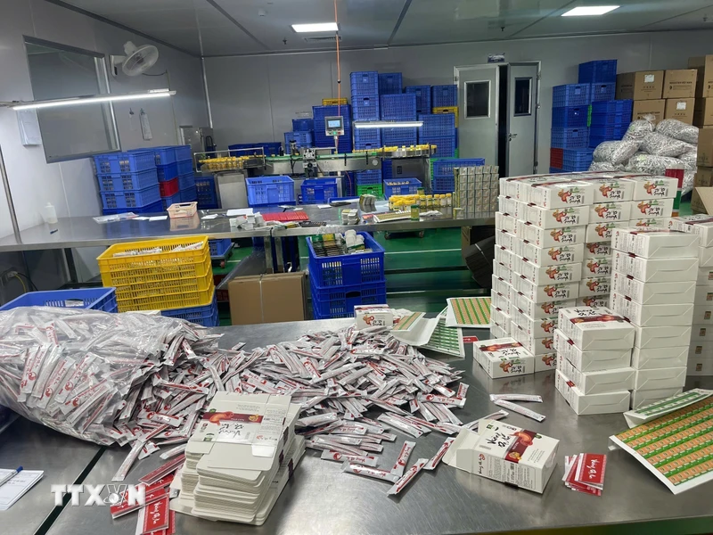 越南卫生部要求各地严查医疗领域假冒商品与违规销售 · 报道配图