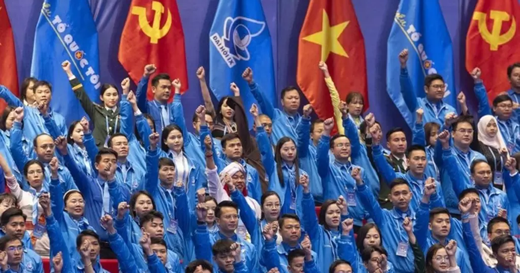越南总理要求逐步提高各行业各级年轻领导干部比例