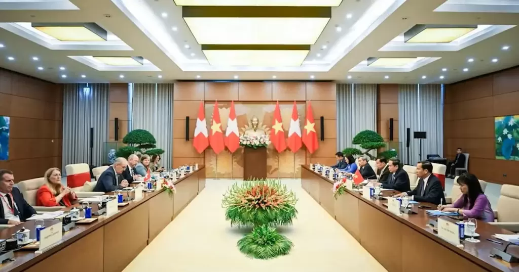 瑞士總統帕爾梅林訪越，越南國會承諾完善法律與投資環境
