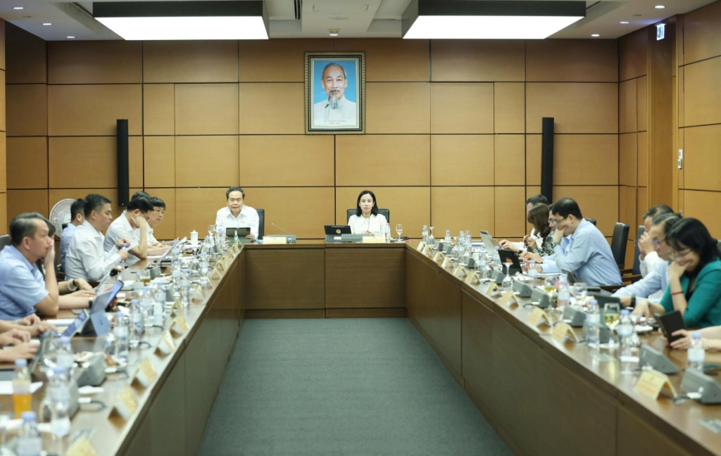 國會主席陳青敏在小組討論
