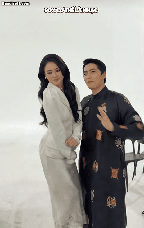 《姐姐妹妹3》海報幕後:寧陽蘭玉墊高與國英同框 · 報道配圖