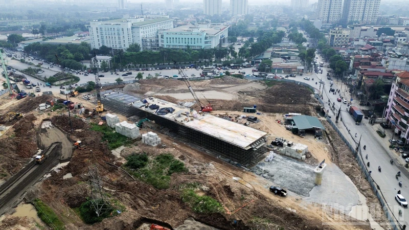 河內範秀路與70號公路交叉口復工 承建商目標2026年底完成主橋段 · 報道配圖