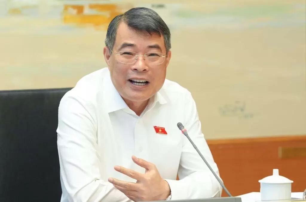 越南国会审议资产拍卖法修订草案，总理要求控制社会住房价格 · 报道配图