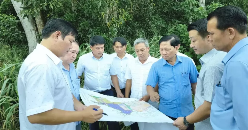 胡志明市Trừ Văn Thố乡党委派员盯点28个基层党组织