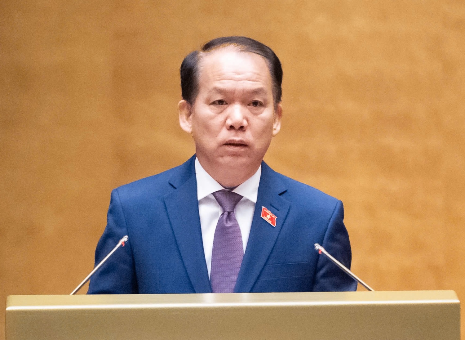 向國會提交關於提議軍官、軍隊幹部、公務員可成為公職律師的報告