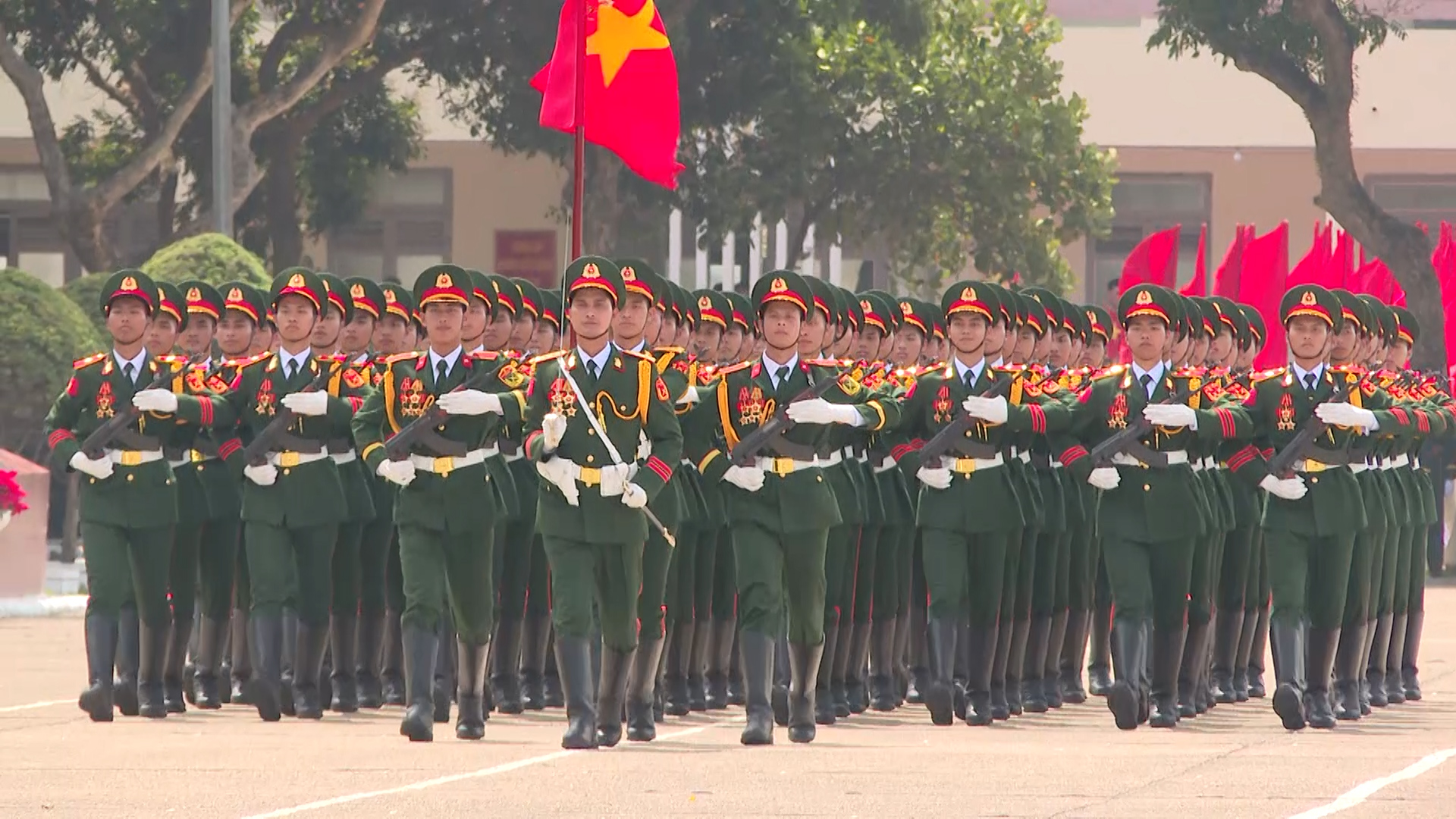 首次在俄罗斯阅兵的20岁士兵