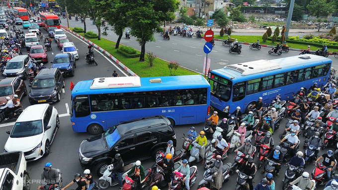 專家:'免公交車票不足以吸引民眾放棄摩托車'