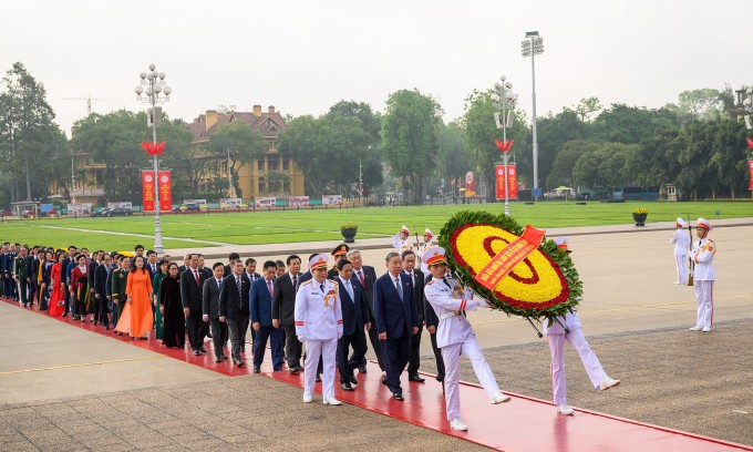 国会开幕，开始审议宪法修正案