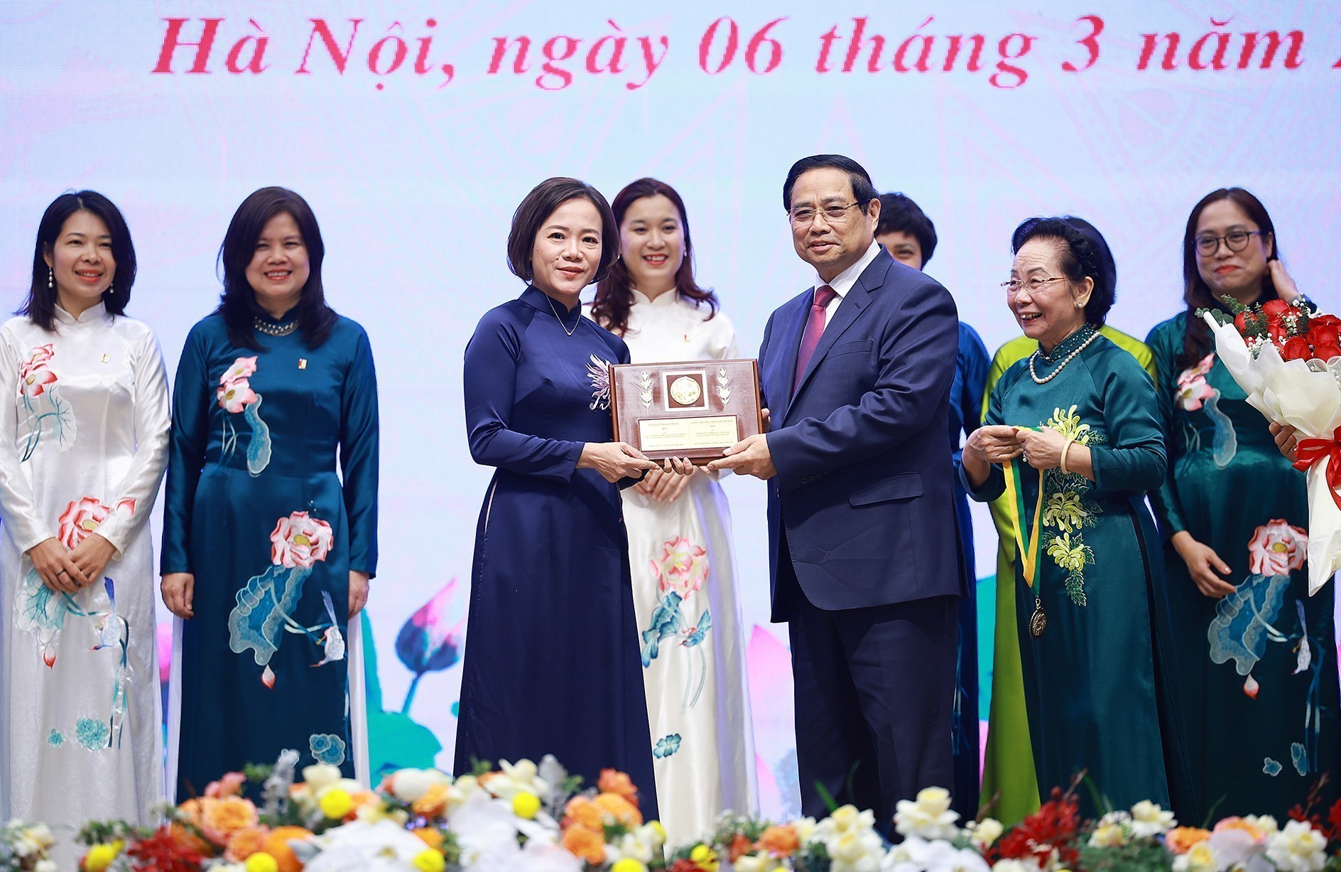 有21名女性中央委員,多名女性為軍隊、公安將級軍官