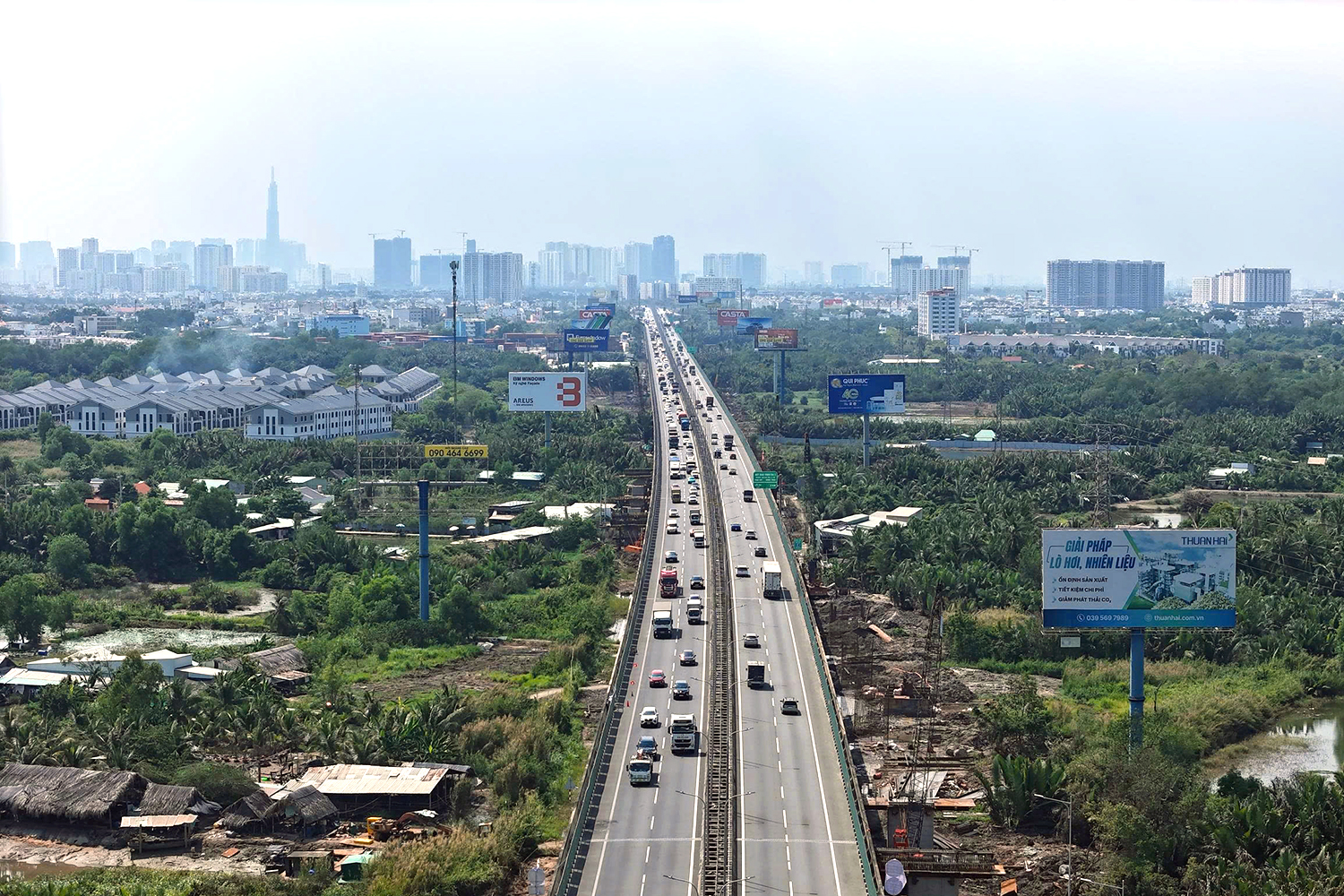調整胡志明市-隆城-油曳高速公路的車道劃分與速度方案